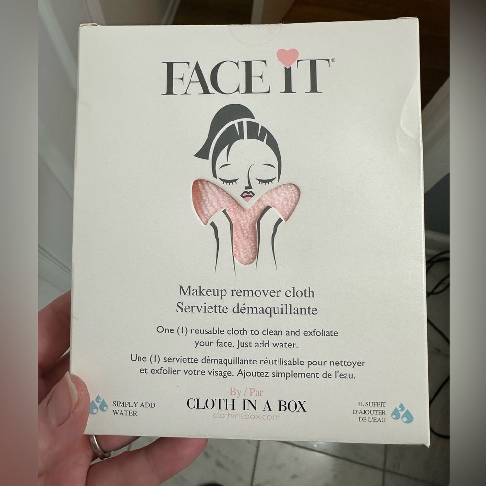 Cloth In A Box Face It Ultra Soft Microfiber Makeup Remover Pink